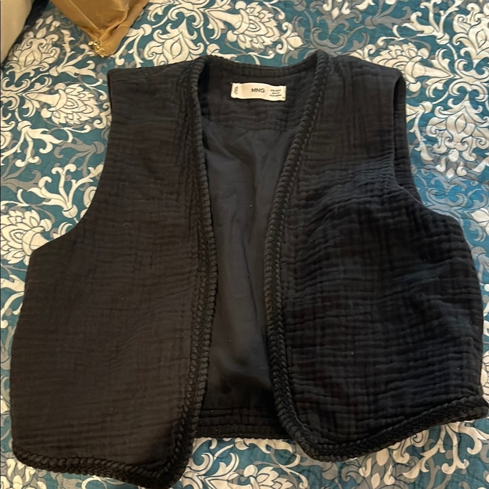 Mango Black top